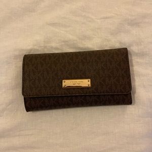 Michael kors wallet